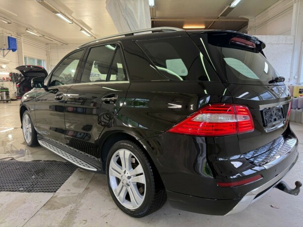 mercedes-benz-ml250-diesel-2012-big-3
