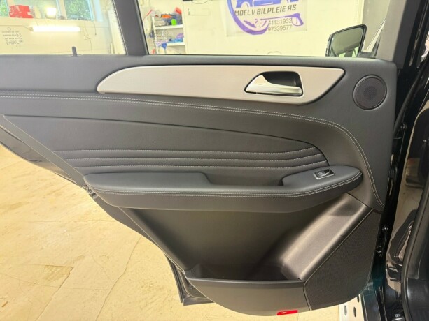mercedes-benz-ml250-diesel-2012-big-25