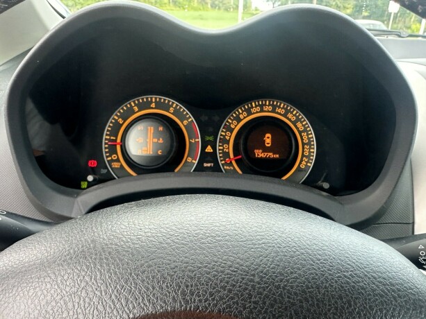 toyota-auris-bensin-2010-big-10