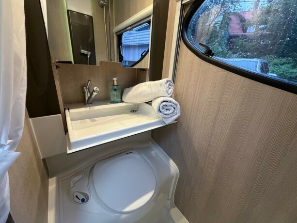 adria-action-361lh-2015-big-20