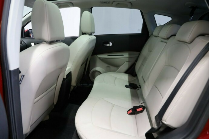 nissan-qashqai-diesel-2012-big-10