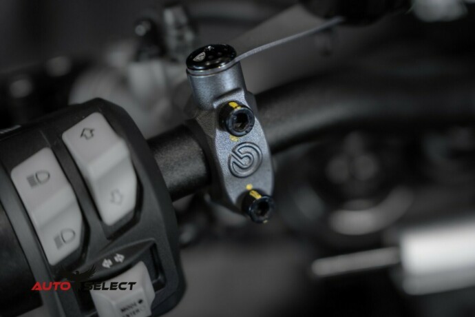 ducati-streetfighter-v2-bensin-2023-big-18