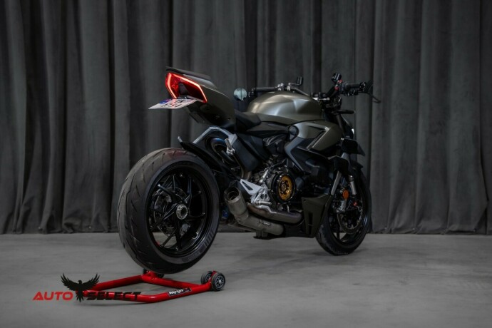 ducati-streetfighter-v2-bensin-2023-big-15