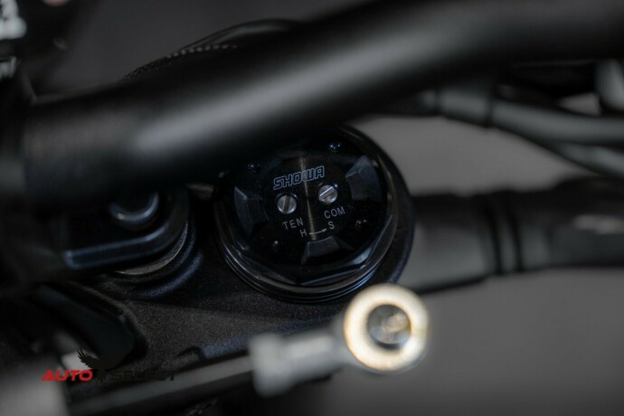 ducati-streetfighter-v2-bensin-2023-big-25