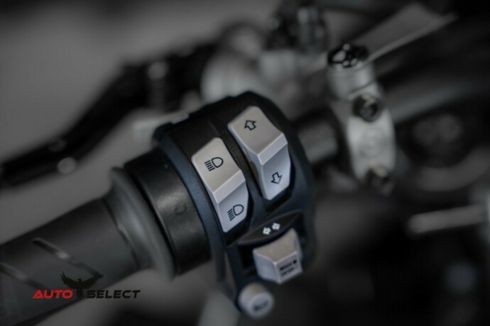 ducati-streetfighter-v2-bensin-2023-big-23