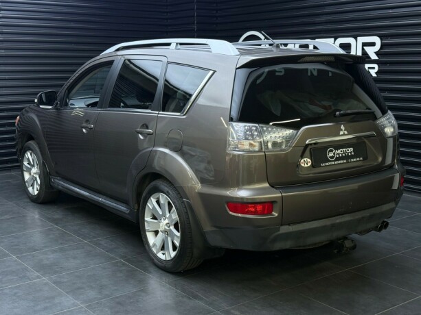 mitsubishi-outlander-diesel-2010-big-1