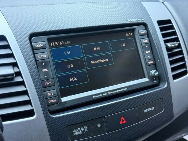 mitsubishi-outlander-diesel-2010-big-17