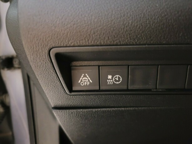 toyota-proace-city-diesel-2020-big-24