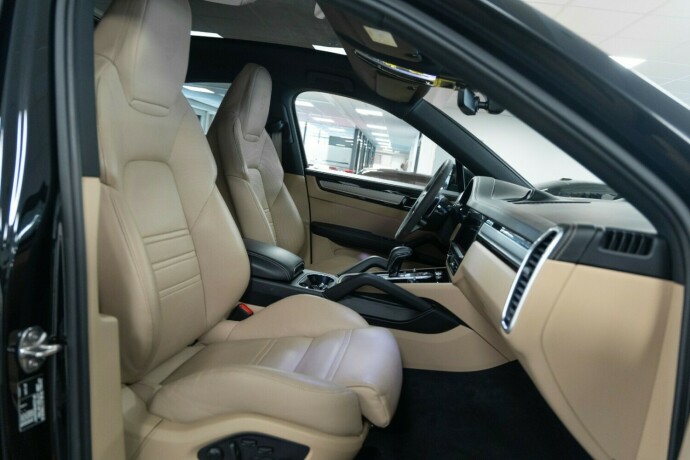 porsche-cayenne-coupe-elektrisitetbensin-2023-big-15