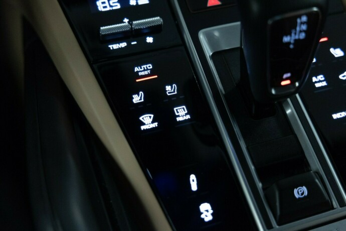 porsche-cayenne-coupe-elektrisitetbensin-2023-big-27
