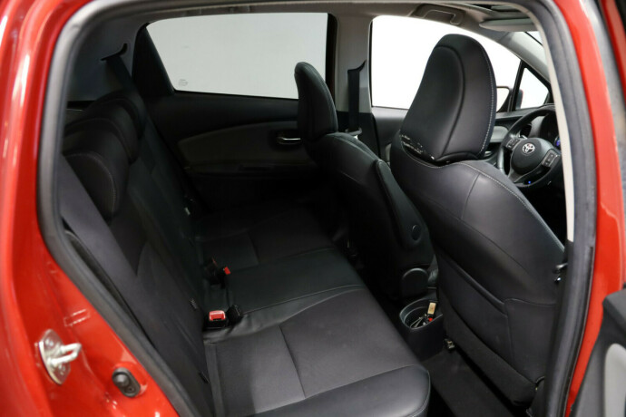 toyota-yaris-elektrisitetbensin-2016-big-12