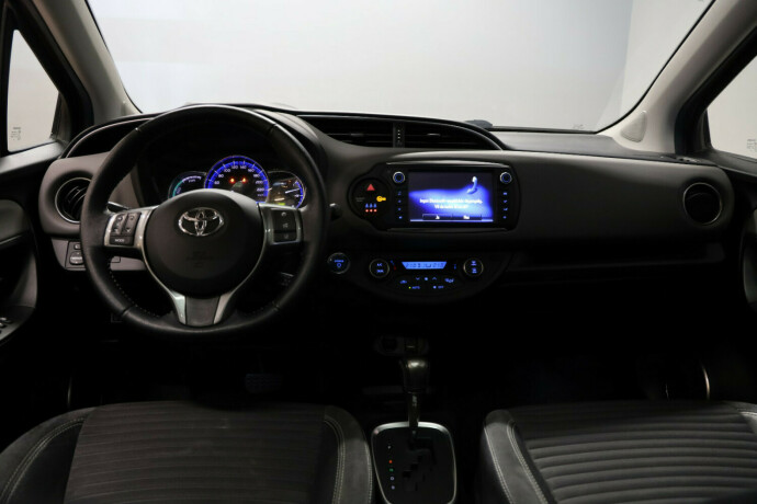 toyota-yaris-elektrisitetbensin-2016-big-7