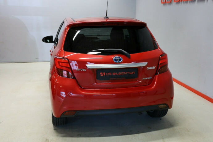 toyota-yaris-elektrisitetbensin-2016-big-4