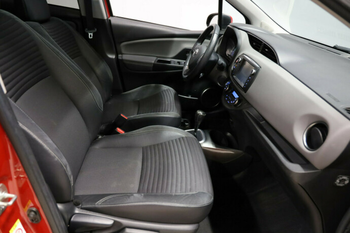 toyota-yaris-elektrisitetbensin-2016-big-9