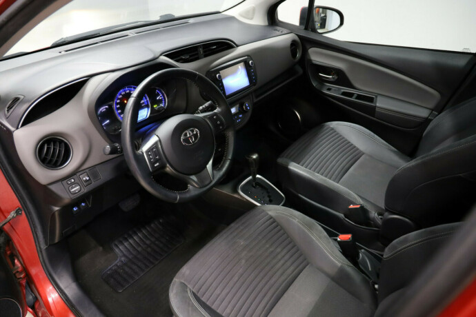 toyota-yaris-elektrisitetbensin-2016-big-5