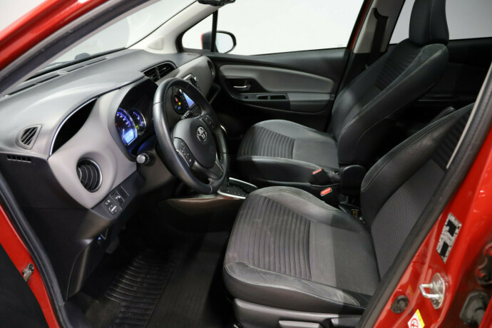 toyota-yaris-elektrisitetbensin-2016-big-6