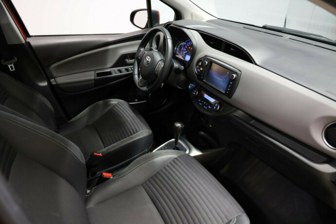 toyota-yaris-elektrisitetbensin-2016-big-8