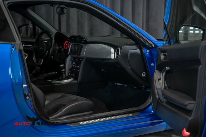 subaru-brz-bensin-2013-big-15