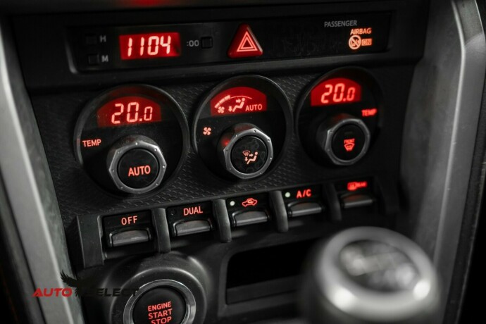 subaru-brz-bensin-2013-big-31