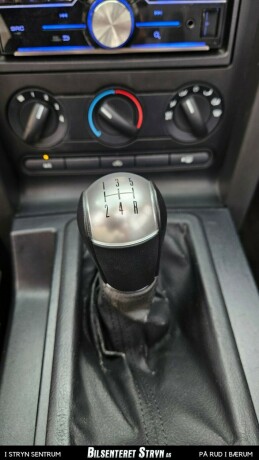 ford-mustang-bensin-2006-big-11