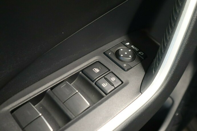 toyota-rav4-elektrisitetbensin-2022-big-23