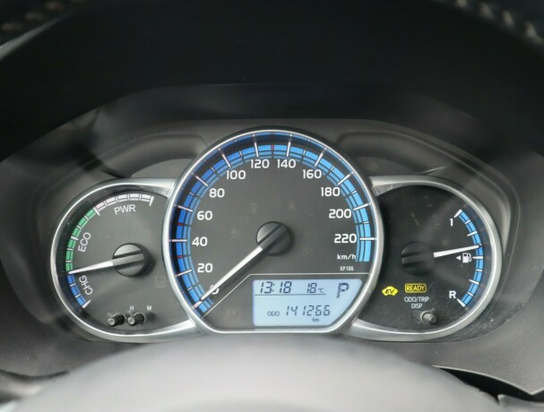 toyota-yaris-elektrisitetbensin-2015-big-21