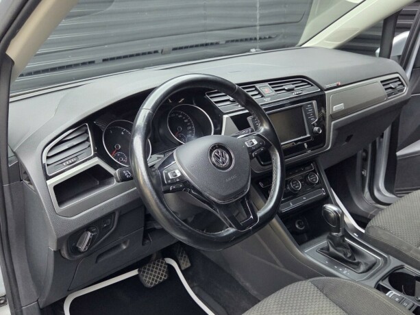 volkswagen-touran-diesel-2017-big-9