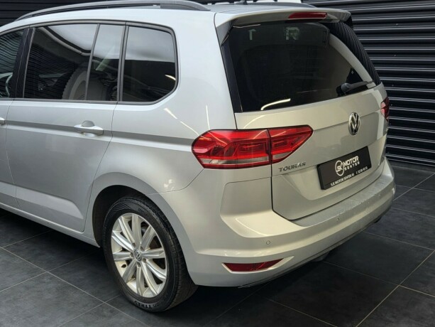 volkswagen-touran-diesel-2017-big-5
