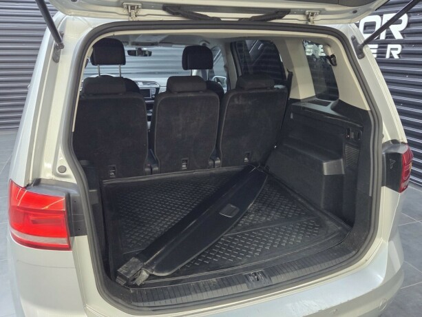 volkswagen-touran-diesel-2017-big-23