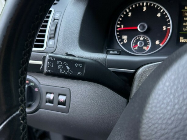 volkswagen-touran-diesel-2015-big-11