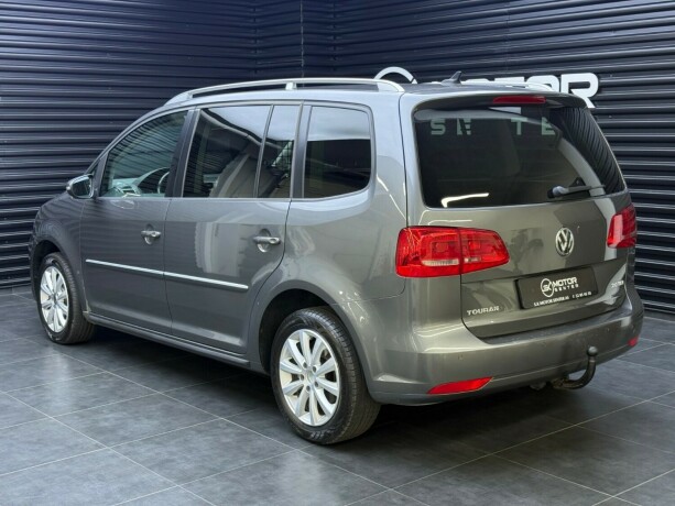 volkswagen-touran-diesel-2015-big-1