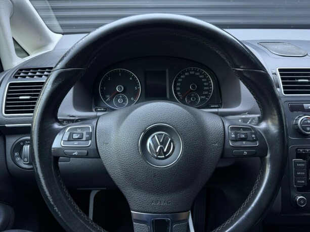 volkswagen-touran-diesel-2015-big-10