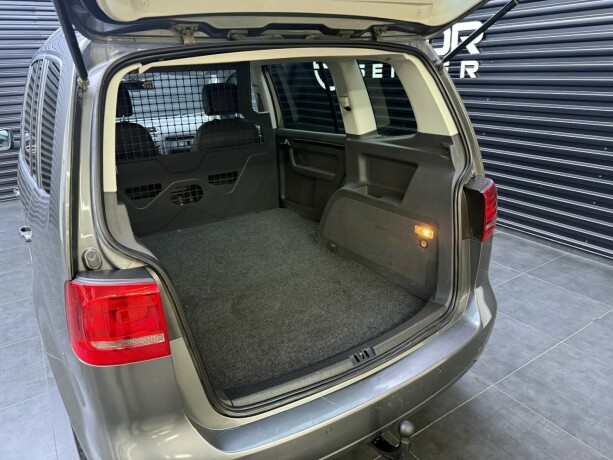 volkswagen-touran-diesel-2015-big-24