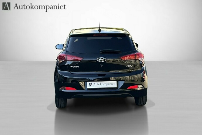 hyundai-i20-bensin-2018-big-3