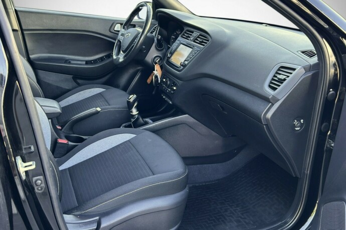 hyundai-i20-bensin-2018-big-8