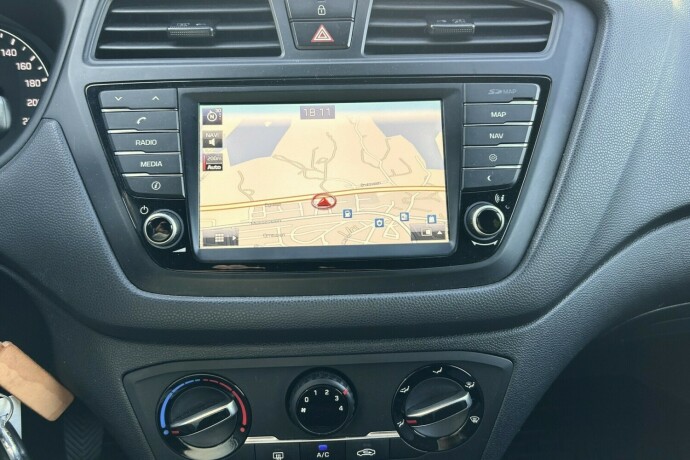 hyundai-i20-bensin-2018-big-11