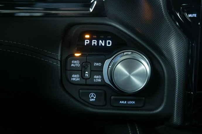 ram-1500-bensin-2025-big-24