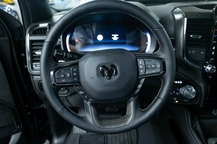 ram-1500-bensin-2025-big-17