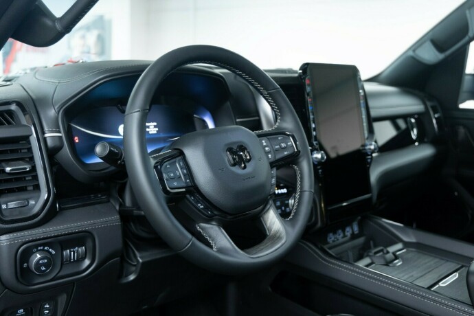 ram-1500-bensin-2025-big-6