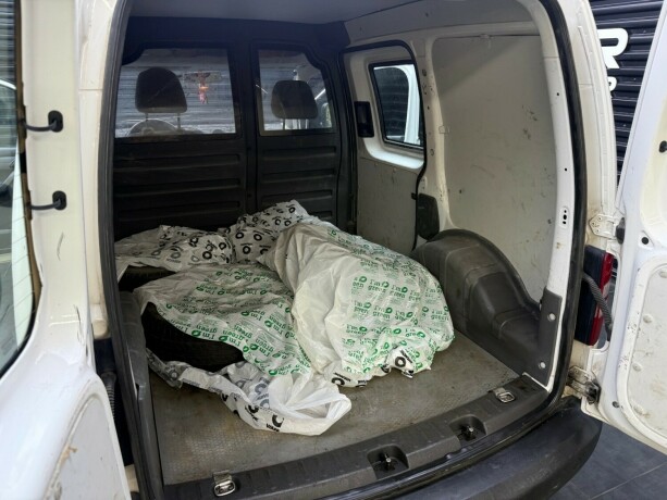 volkswagen-caddy-diesel-2012-big-17