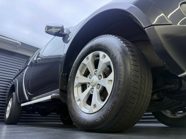 mitsubishi-l200-diesel-2012-big-9
