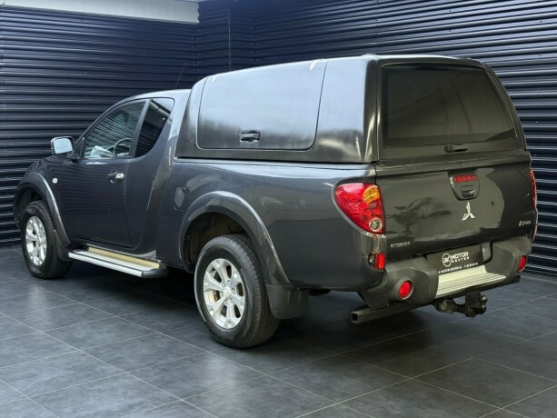 mitsubishi-l200-diesel-2012-big-1