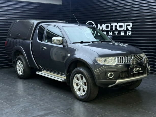 mitsubishi-l200-diesel-2012-big-0