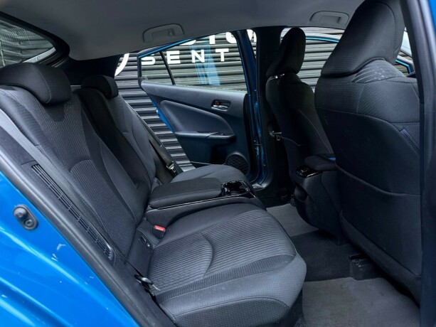 toyota-prius-elektrisitetbensin-2018-big-22