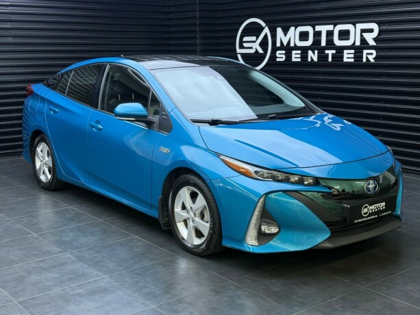 toyota-prius-elektrisitetbensin-2018-big-0