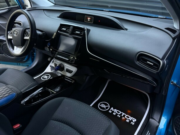 toyota-prius-elektrisitetbensin-2018-big-9