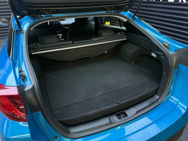 toyota-prius-elektrisitetbensin-2018-big-23