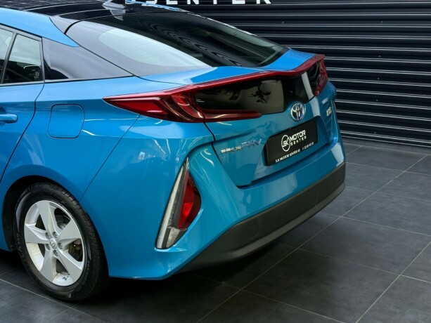 toyota-prius-elektrisitetbensin-2018-big-4