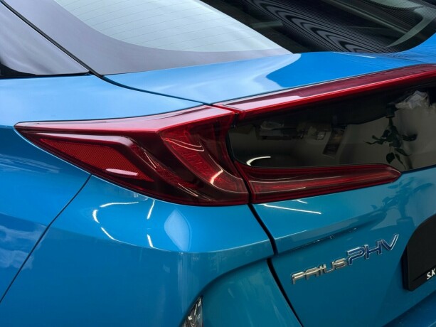toyota-prius-elektrisitetbensin-2018-big-5