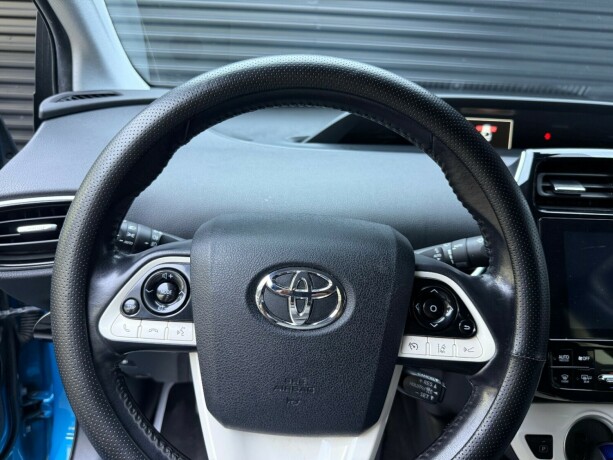 toyota-prius-elektrisitetbensin-2018-big-11
